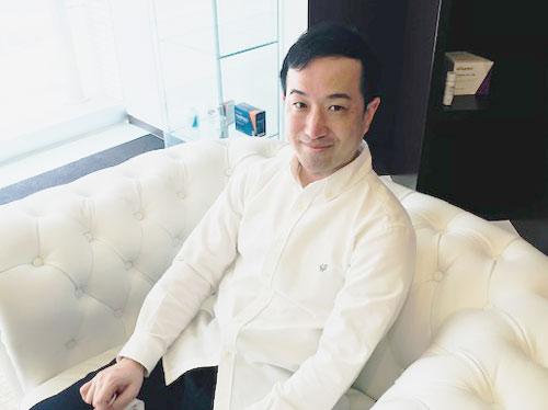 神成昭仁氏